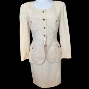 classic 90s cream chanel suit